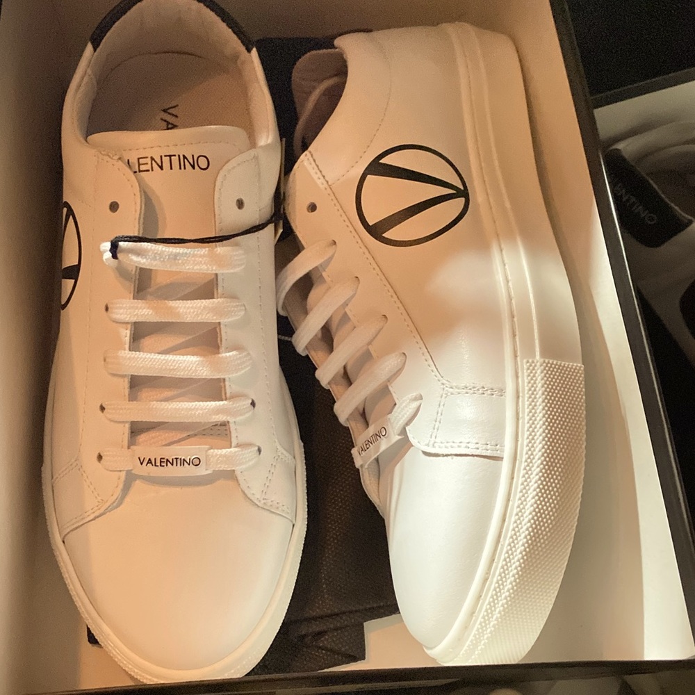 ⭕️SOLD⭕️NWT VALENTINO SHOES